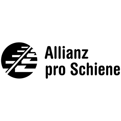 Schwarzes Allianz pro Schiene Logo. Links in einem Kreis grafisch dargestellte schienen. Rechts daneben der Schriftzug Allianz pro Schiene.